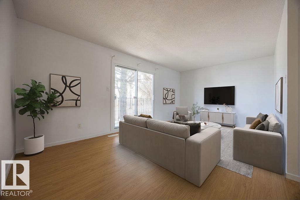 12822/12824 123 ST NW