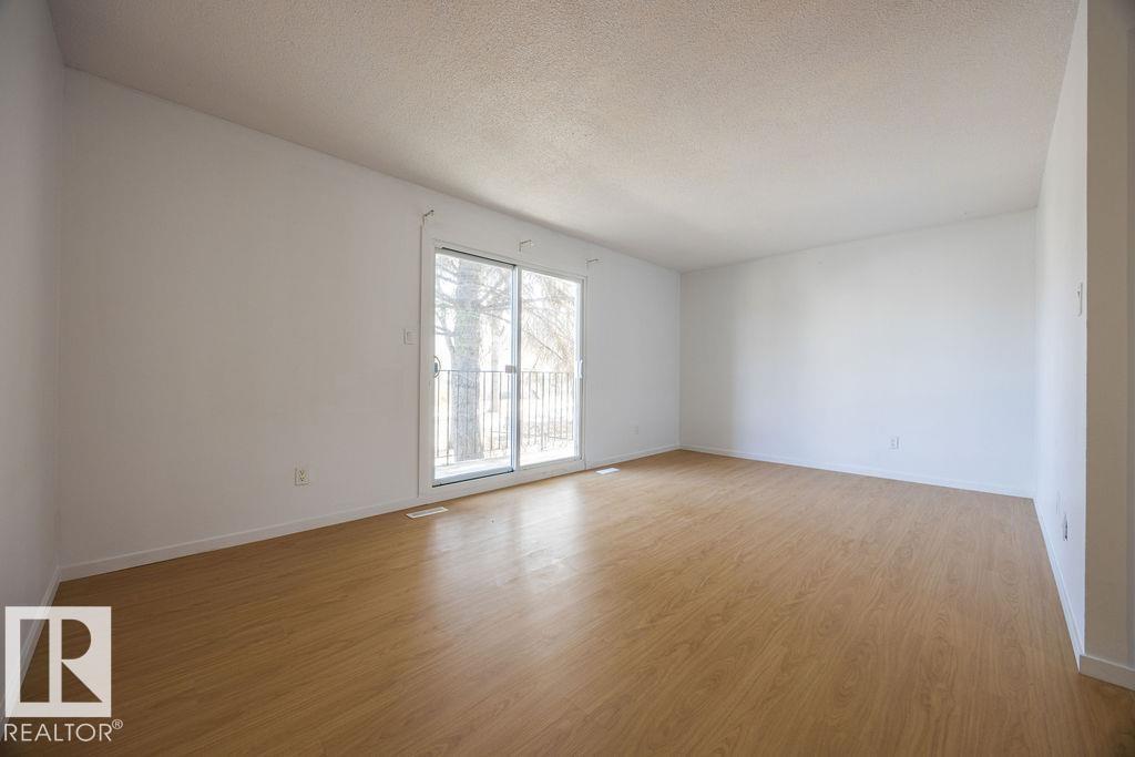 12822/12824 123 ST NW