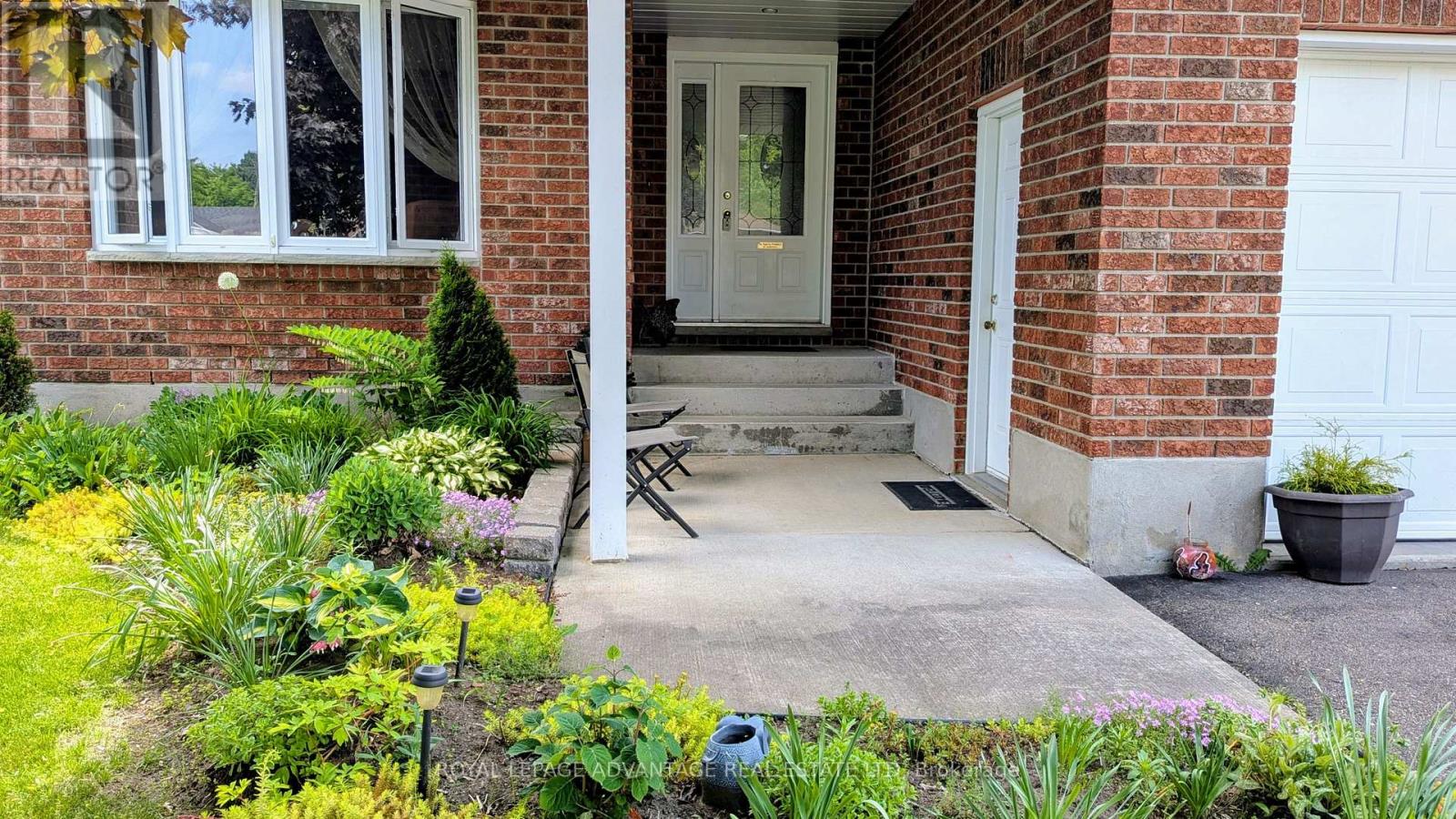 264 GLENWOOD CRESCENT