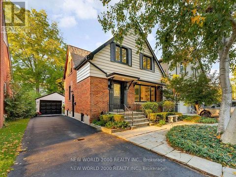 32 EDWALTER AVENUE Toronto (Stonegate-Queensway) ON M8Y1Z3