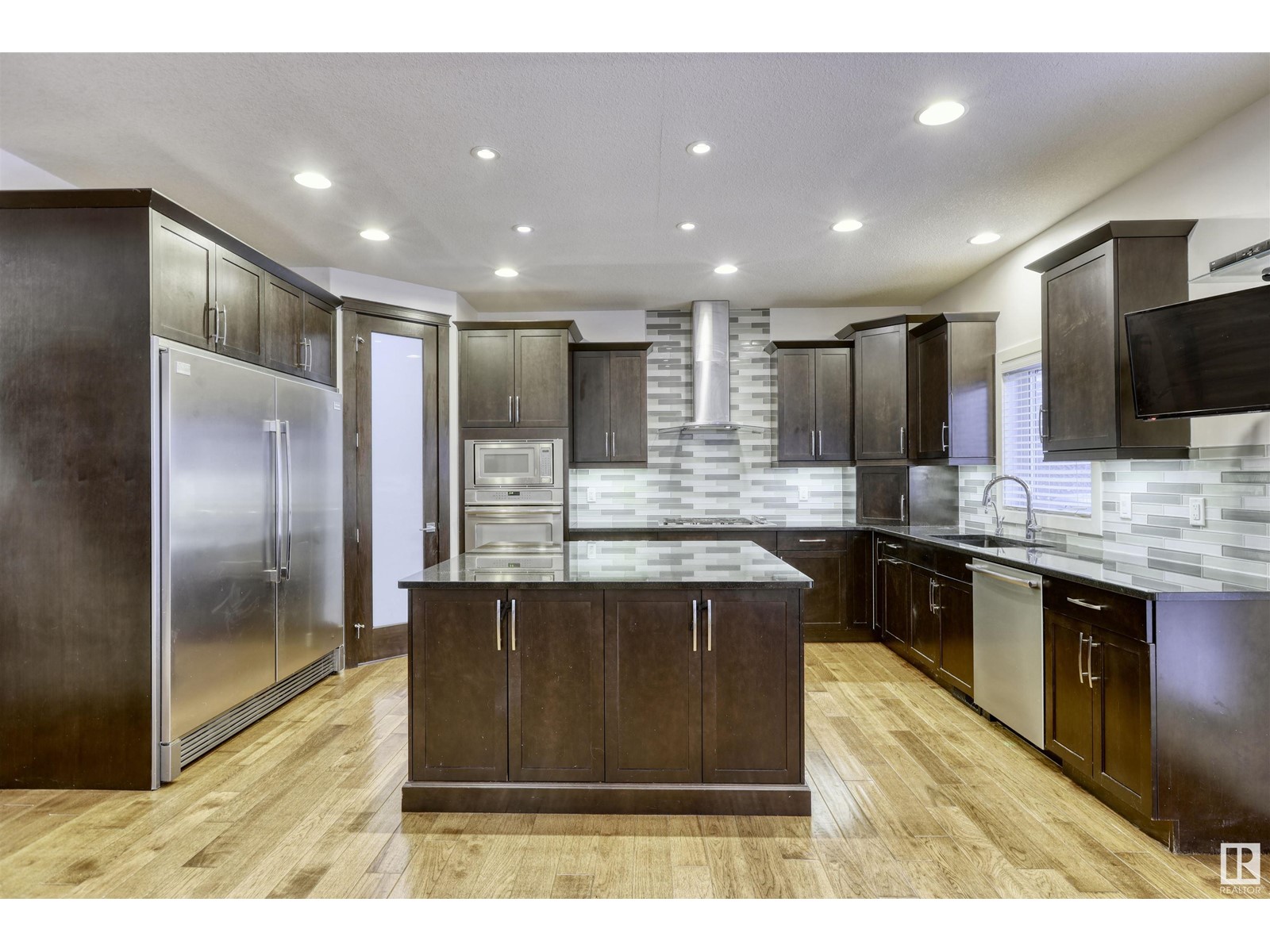 3131 Winspear CR SW
