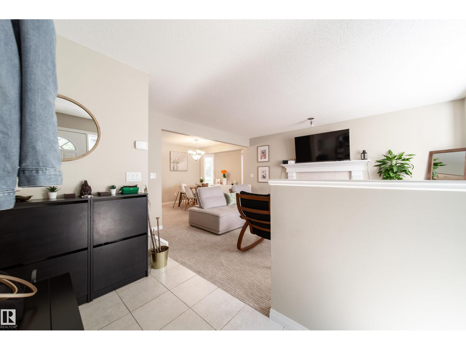 8118-8120 81 AV NW