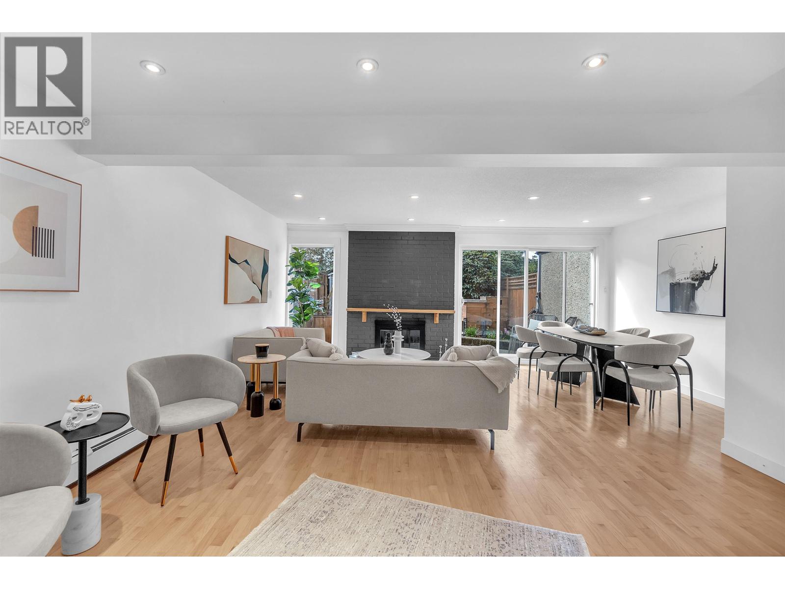 802 555 W 28TH STREET