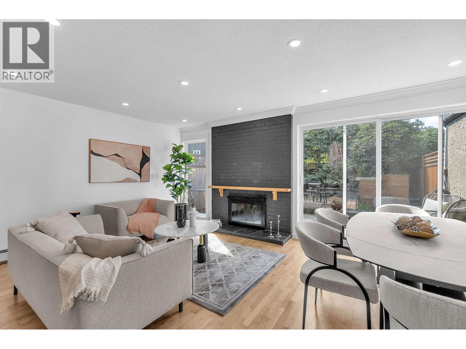 802 555 W 28TH STREET