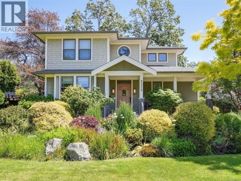 3215 Henderson Rd Oak Bay BC V8P5A3