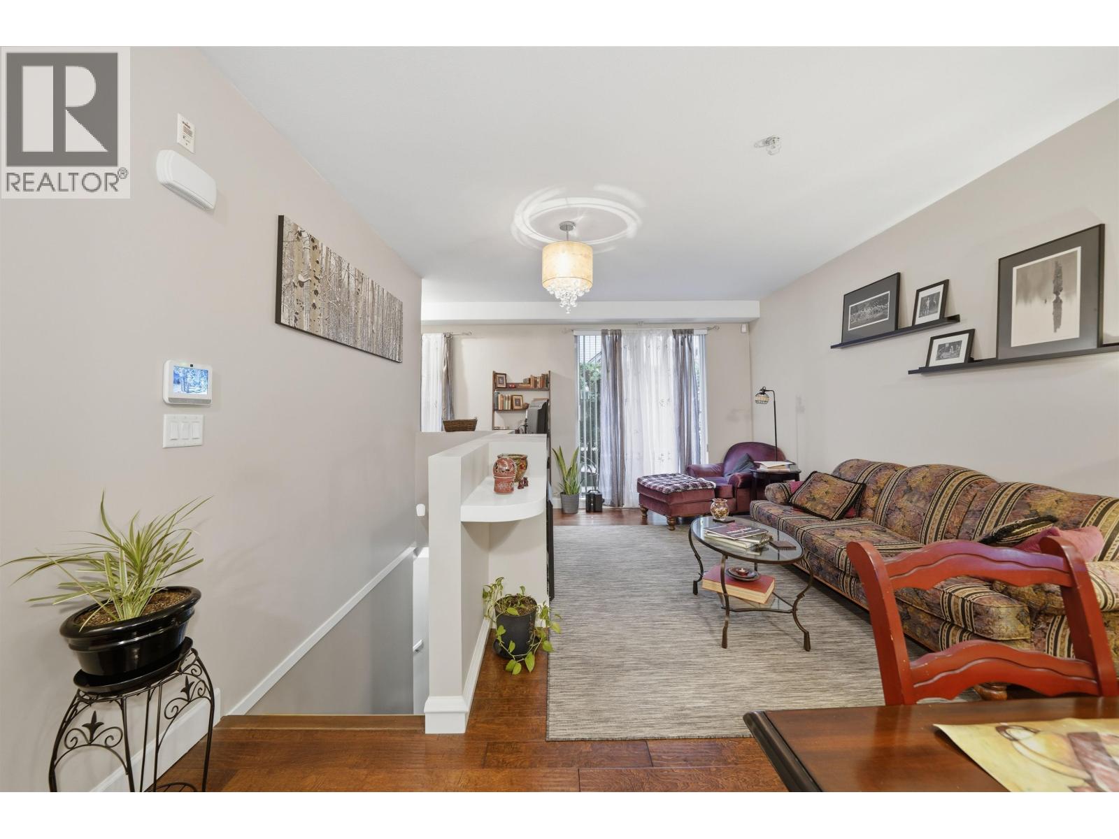 117 2108 ROWLAND STREET