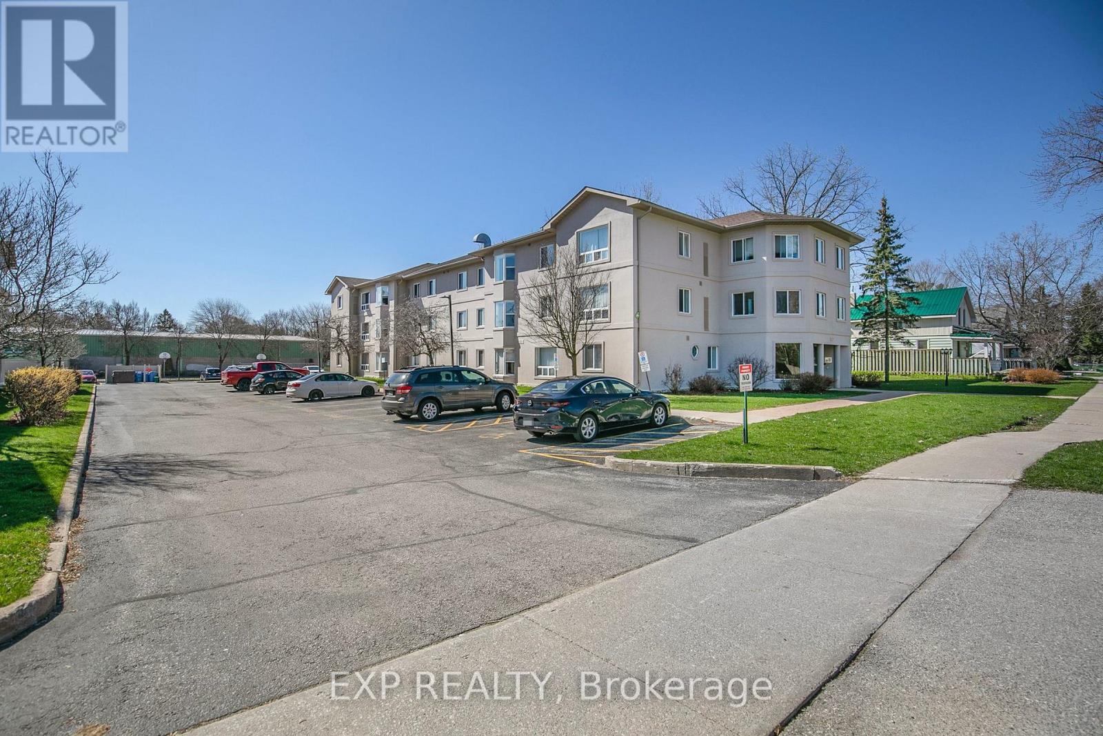 303 - 107 BOND STREET