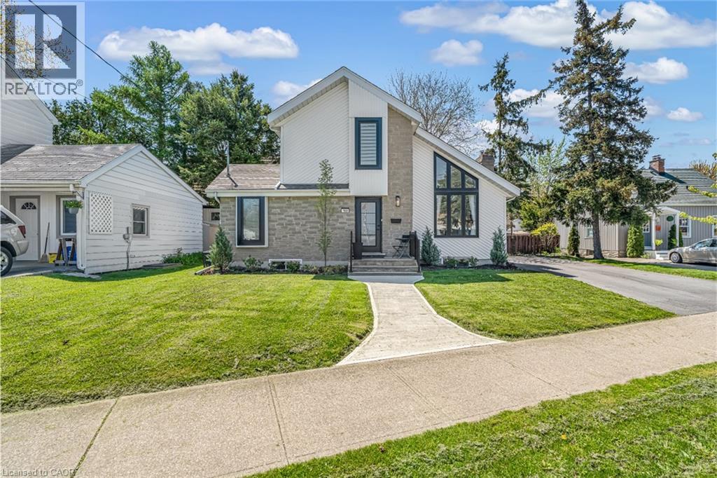 Photo 1 of 31 — 168 CARLTON Street, St. Catharines, ON L2R1S2