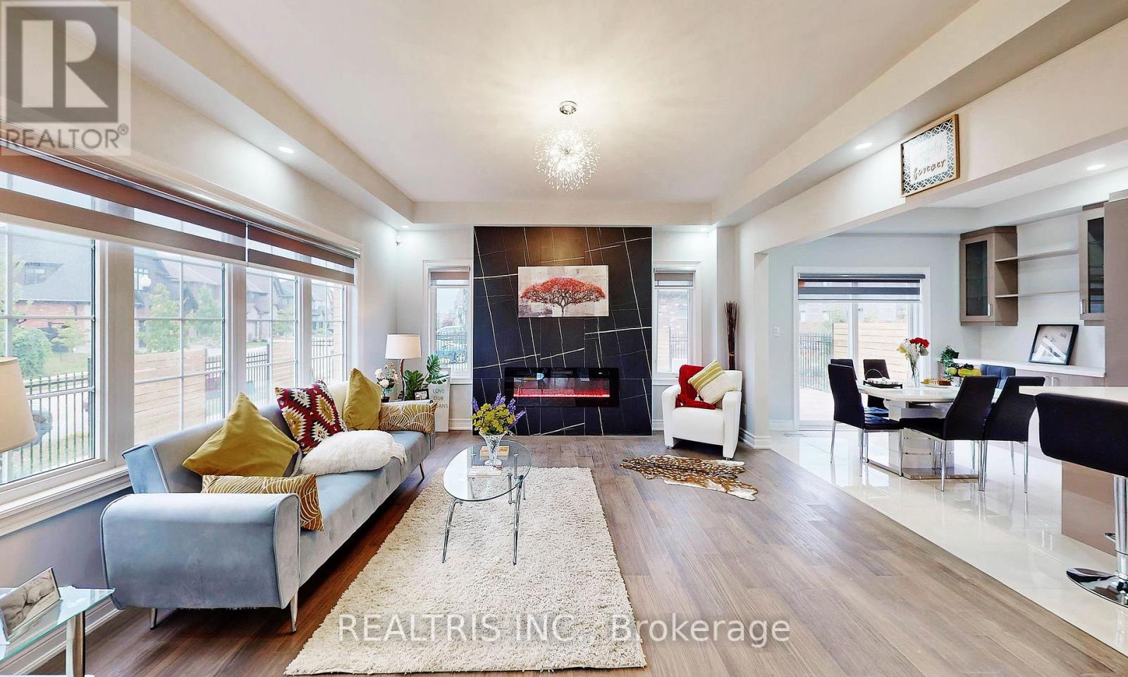 85 EAGLECREST STREET