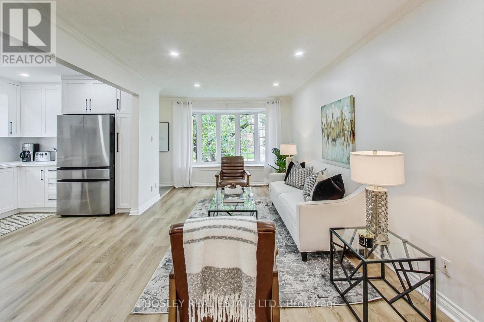 37 AVIS CRESCENT