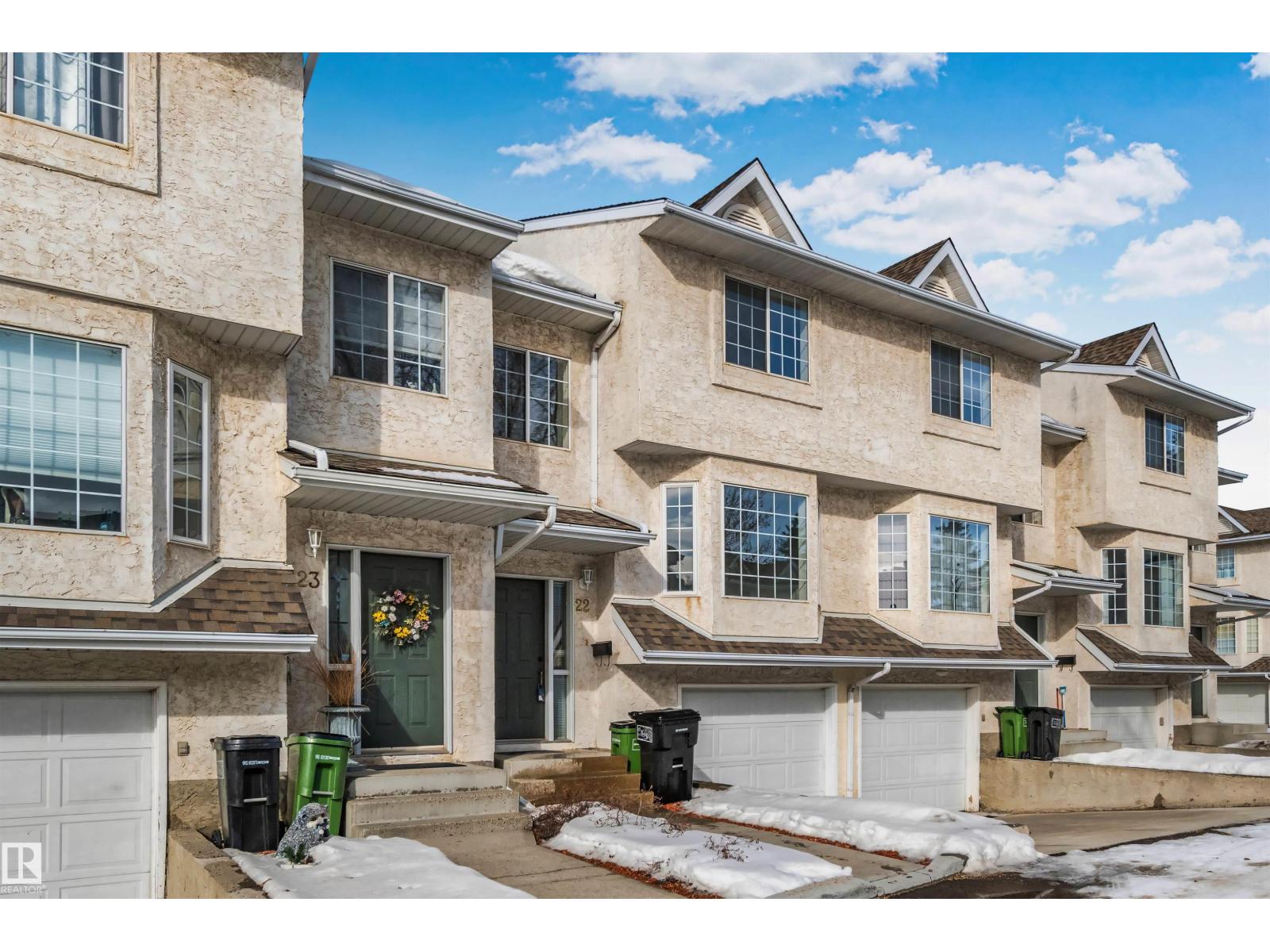 #22 9703 174 ST NW NW