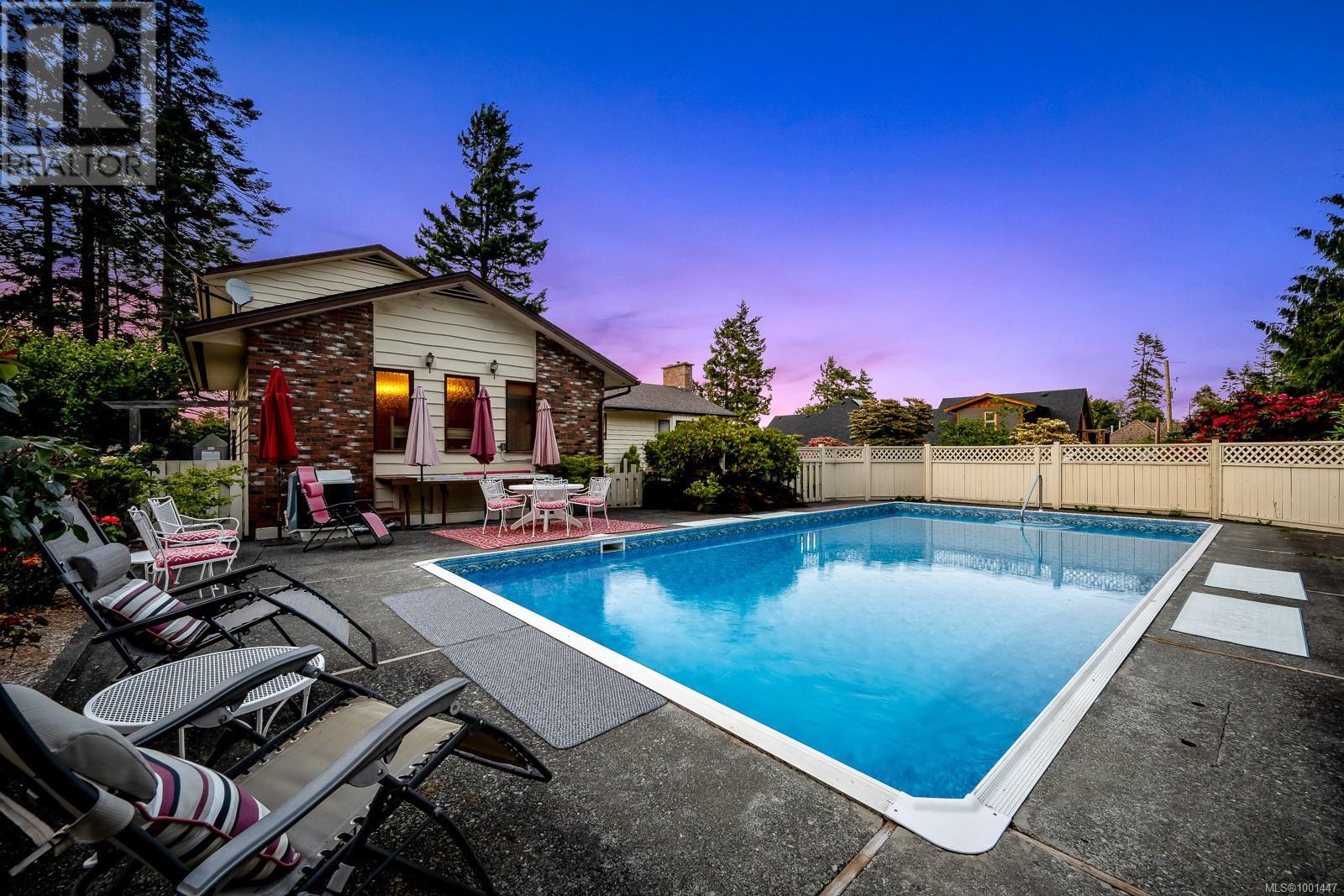 2376 Seabank Rd
