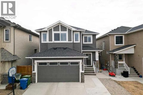 106 Baysprings Gardens SW Airdrie AB T4B5C6