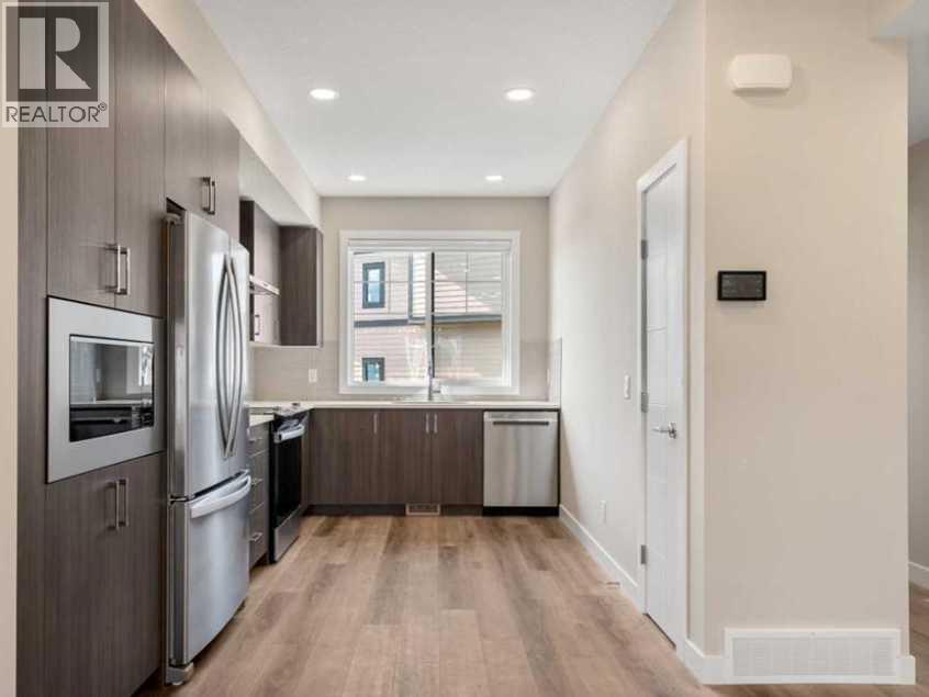 72, 285 Chelsea Court