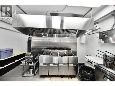 1813 LONSDALE AVENUE North Vancouver BC V7M2J8