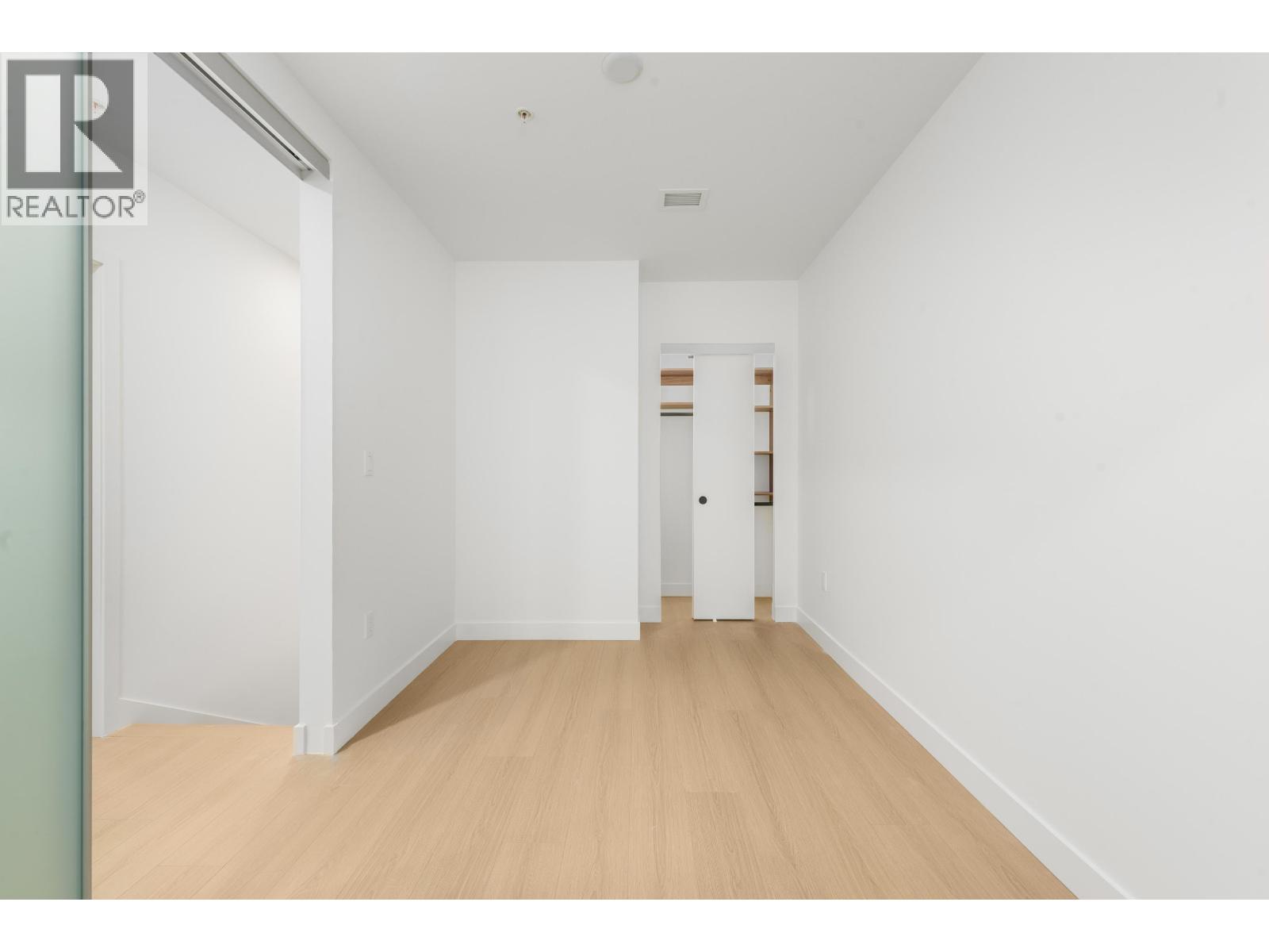 117 422 E 3RD STREET