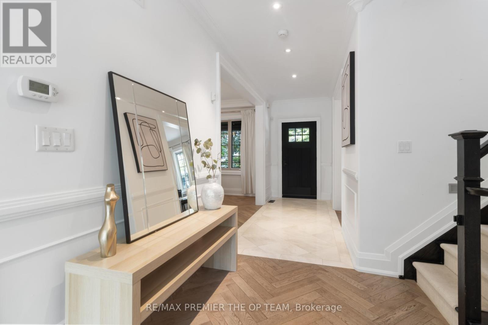 37 ST ANDREWS GARDENS