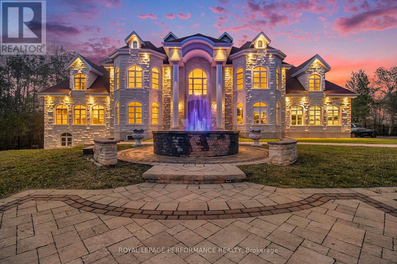 1413 BLACKHORSE COURT