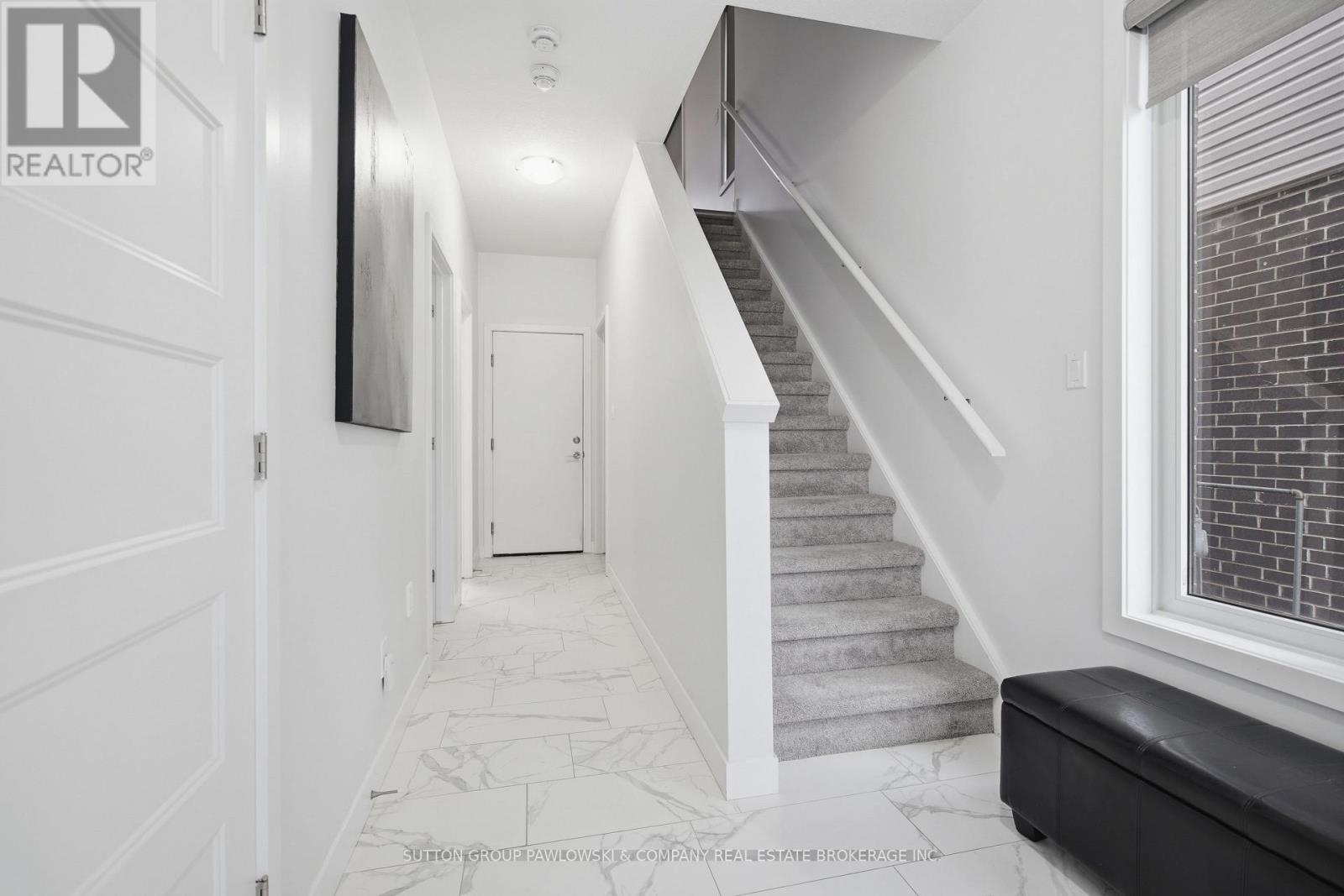 26 - 3380 SINGLETON AVENUE