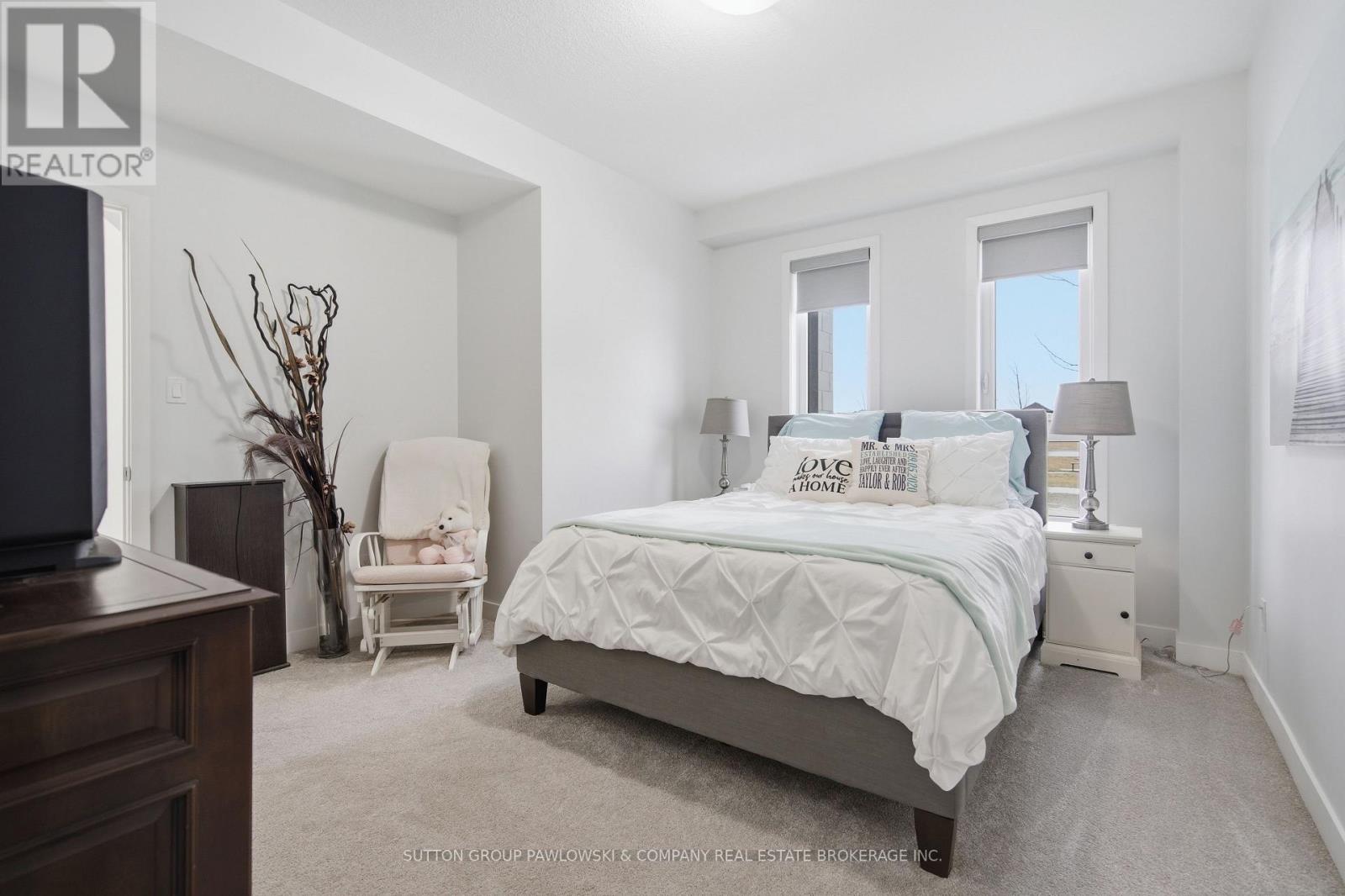 26 - 3380 SINGLETON AVENUE