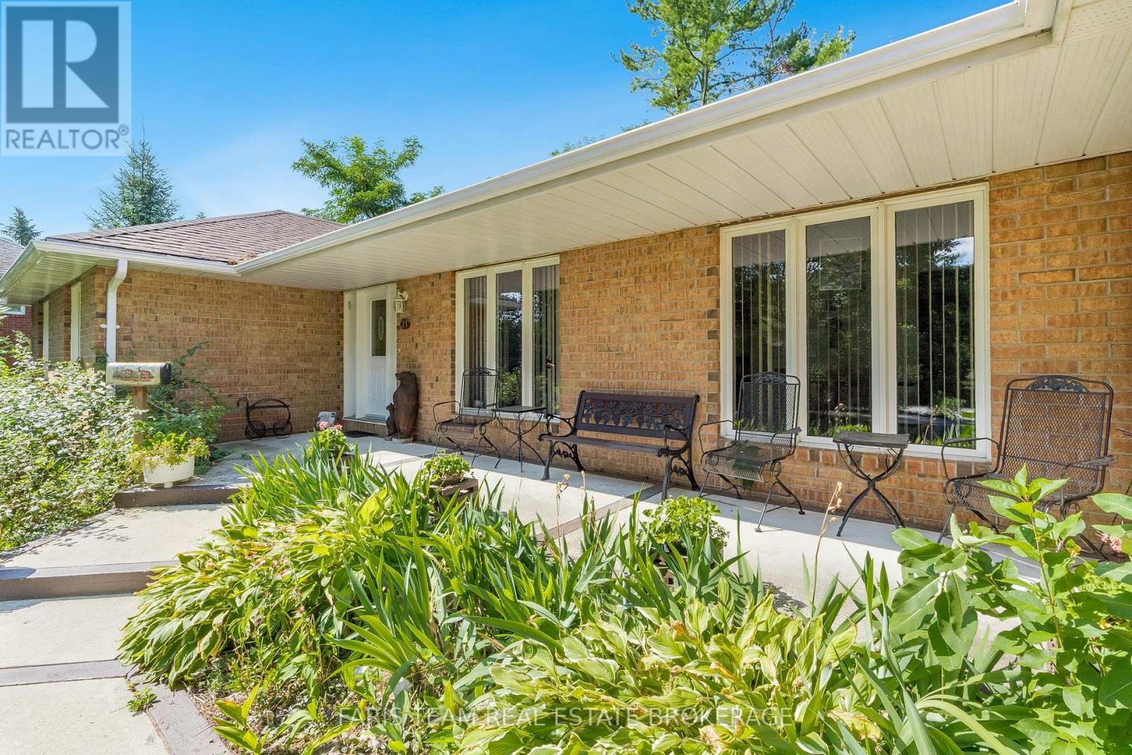 21 FOREST HILL DRIVE