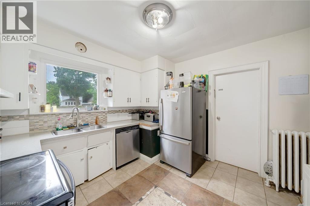 33 FITZGERALD Street