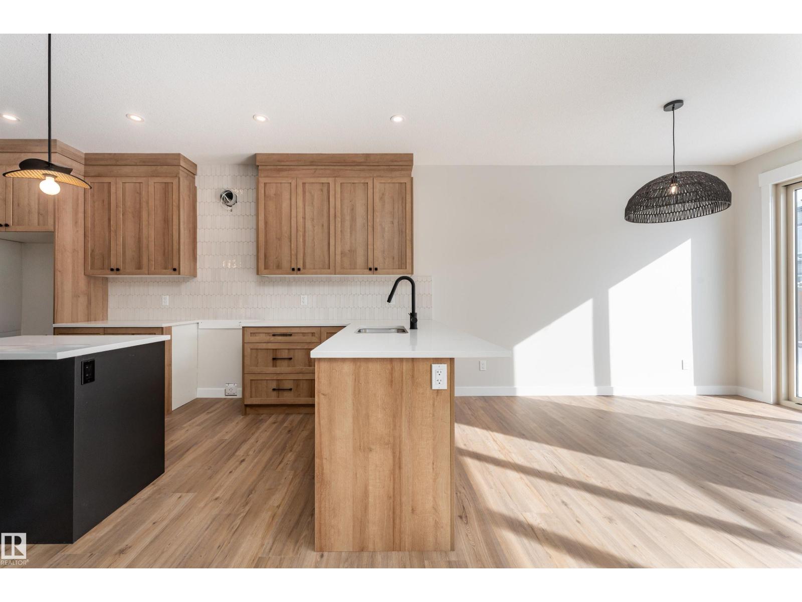10 GABLE CM