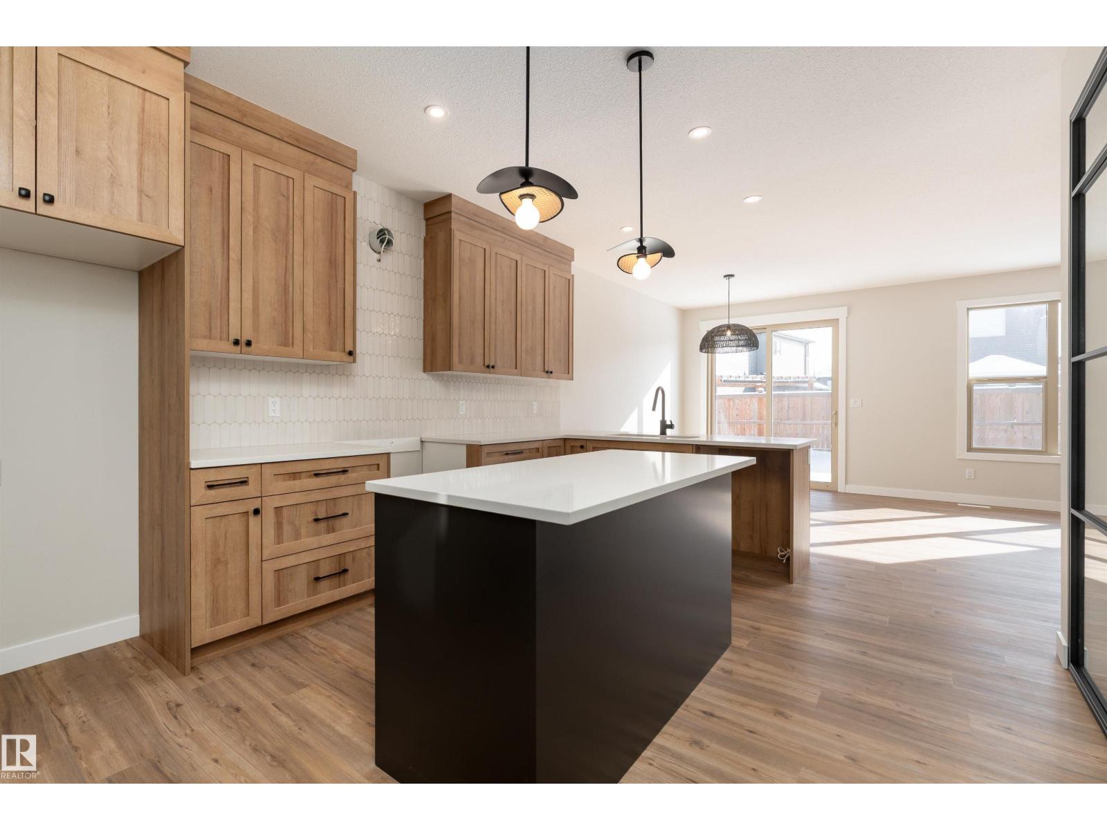 10 GABLE CM