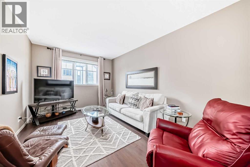 205 Copperpond Row SE