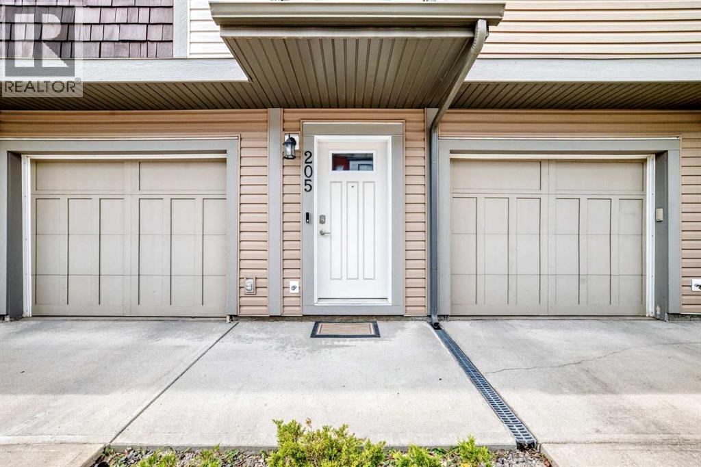 205 Copperpond Row SE