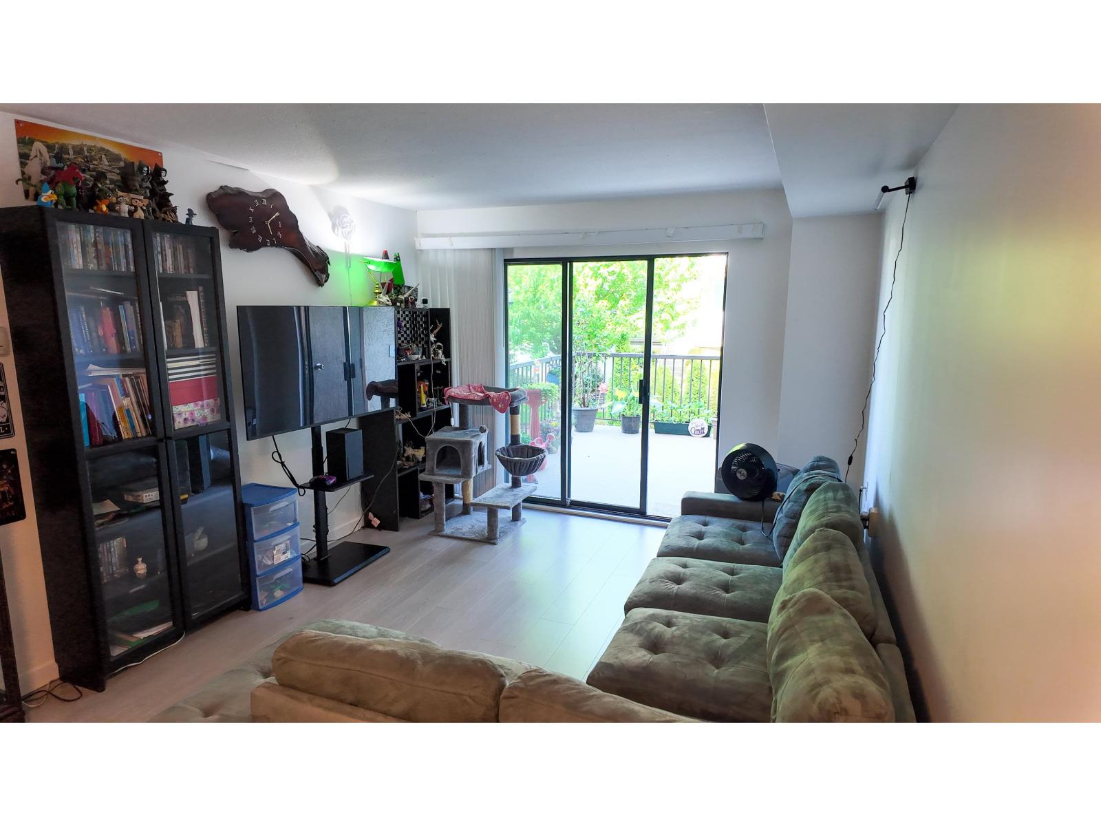 106 32733 BROADWAY EAST STREET