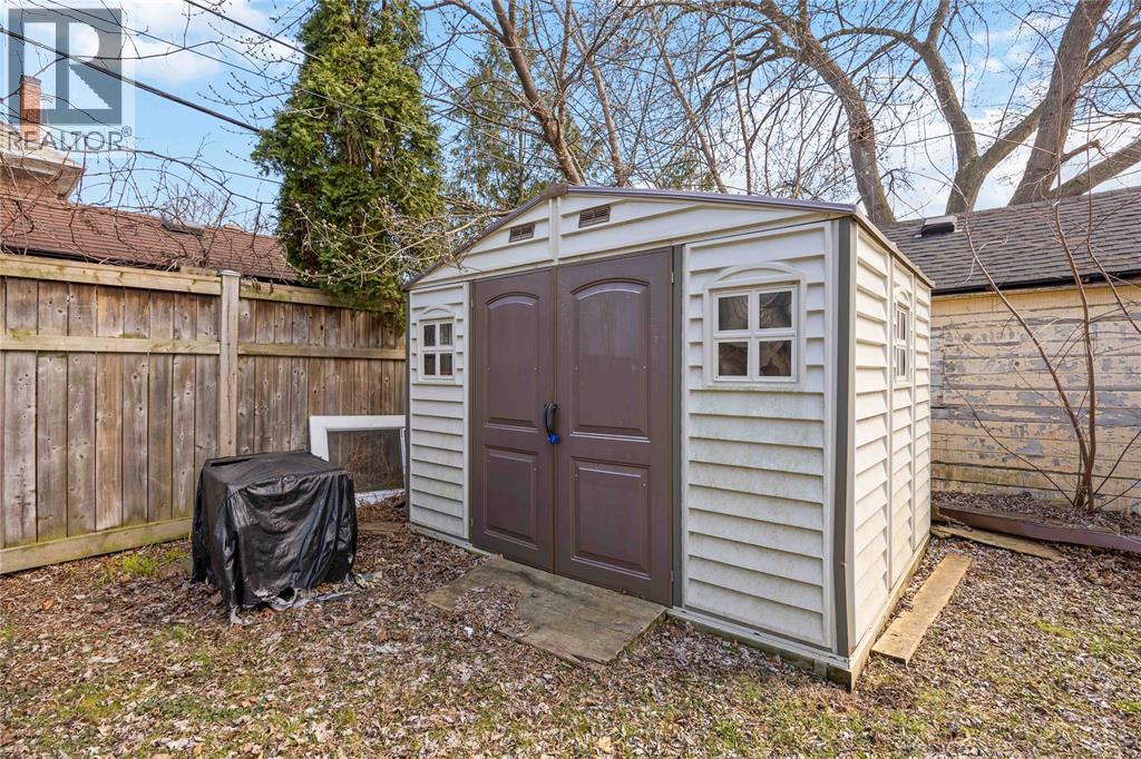 150 COLLEGE AVENUE North