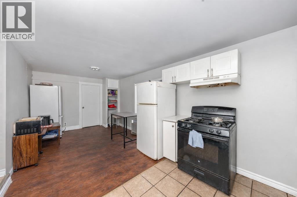 150 COLLEGE AVENUE North