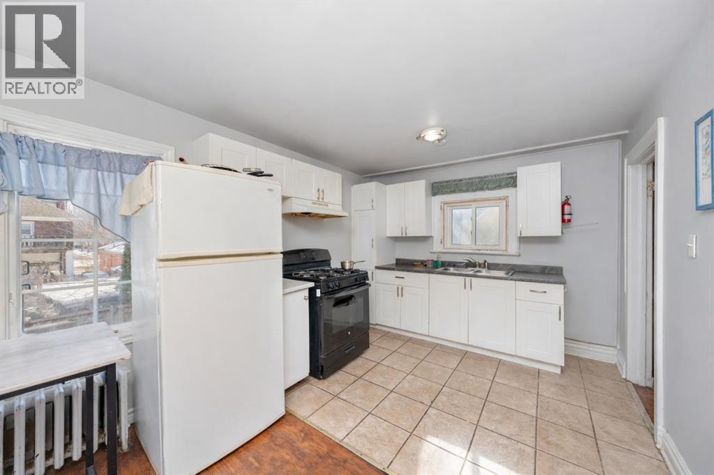 150 COLLEGE AVENUE North