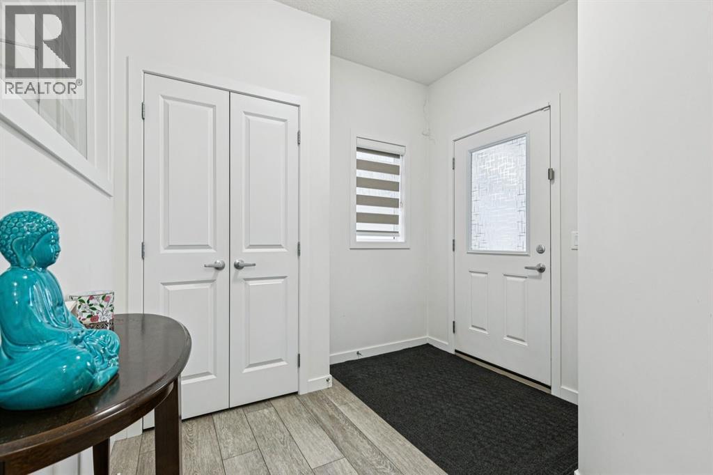 1124 Chinook Gate Bay SW