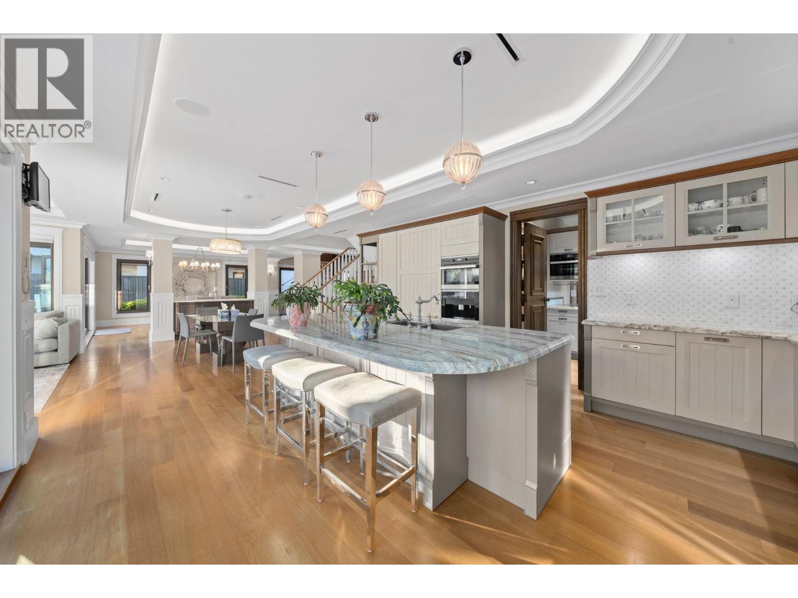 2809 EDGEMONT BOULEVARD