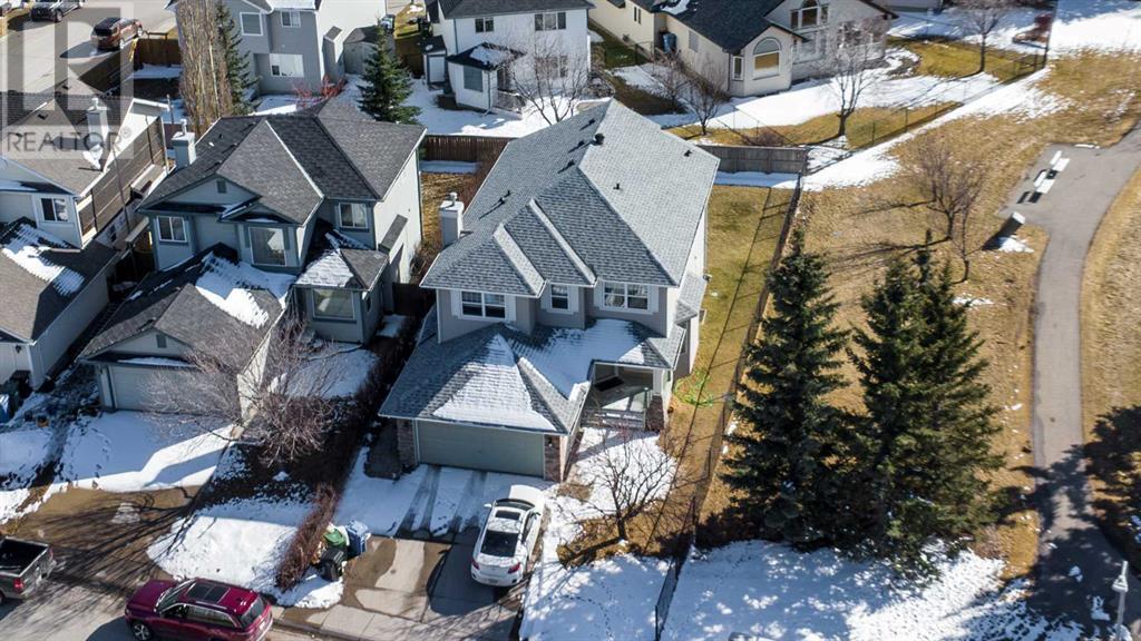 7 Country Hills Park NW
