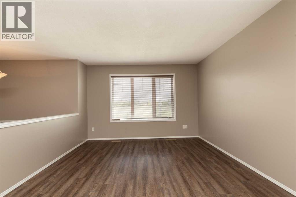15 Blackfoot Boulevard W