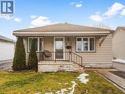 2666 CHANDLER Windsor ON N8W4B3