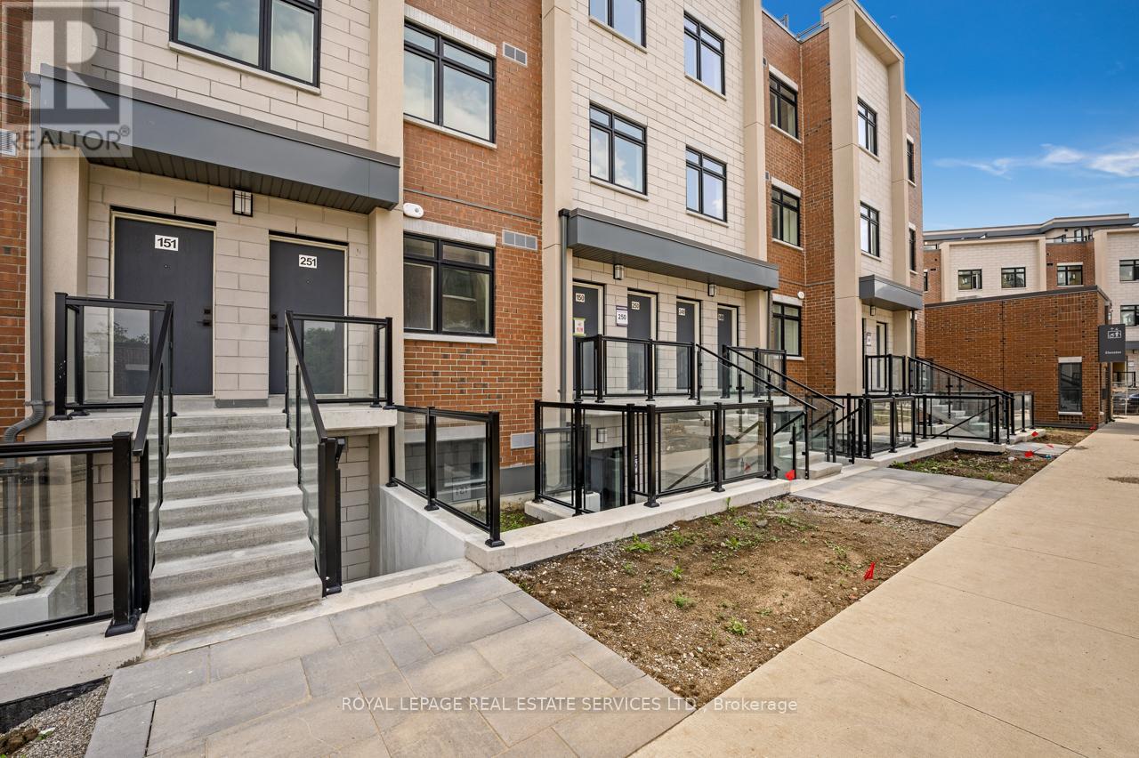 251 - 1075 DOUGLAS MCCURDY COMMON