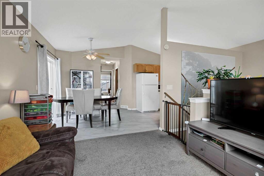 135 Covewood Close NE