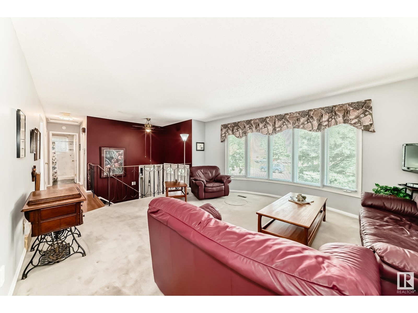 274 Woodvale RD W NW