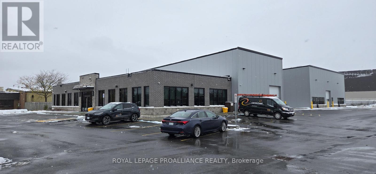 C - 296 UNIVERSITY AVENUE