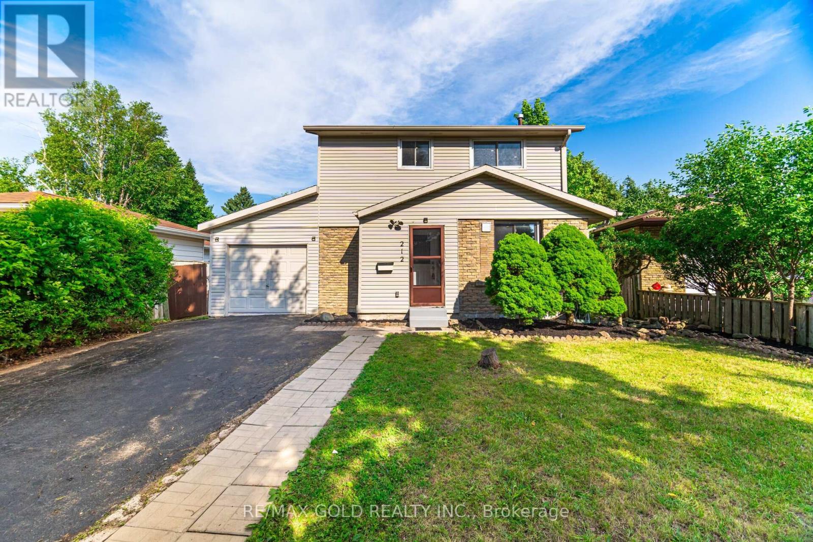 212 CEDARWOODS CRESCENT