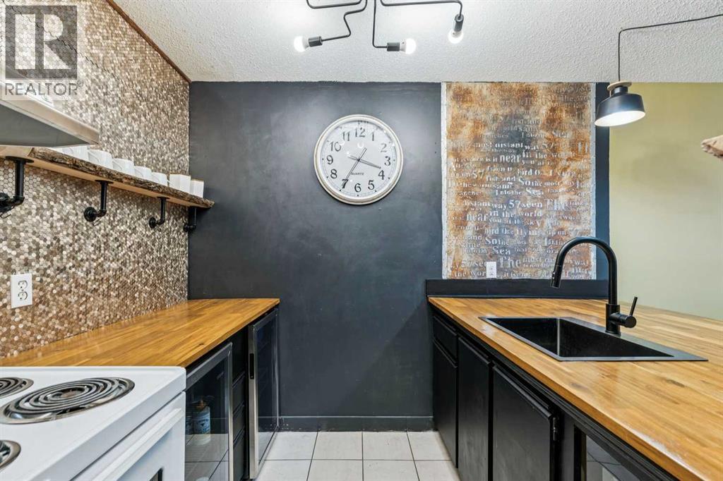 203, 431 1 Avenue NE