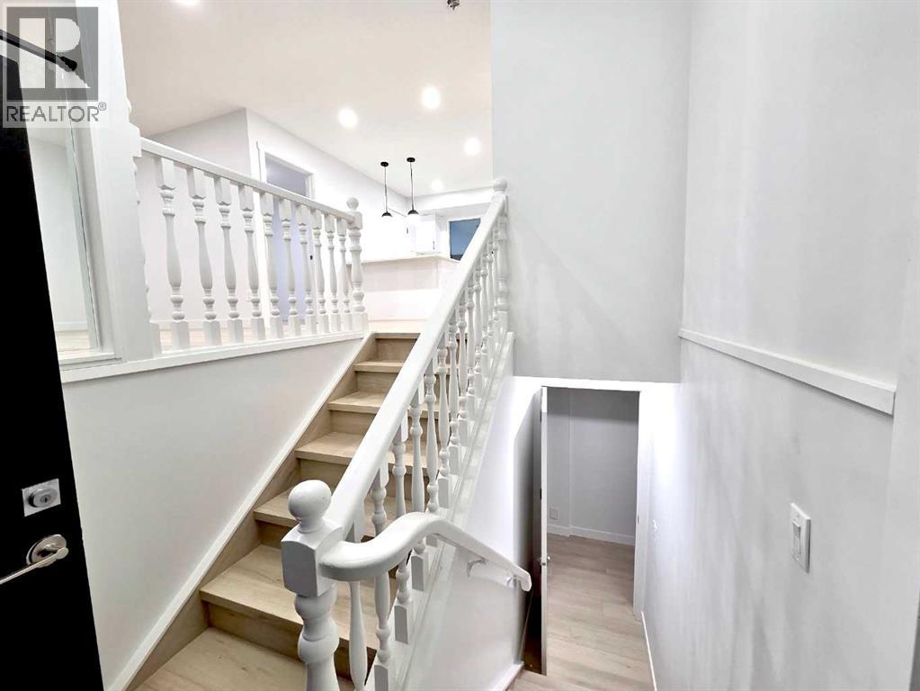 131 Whiteview Close NE