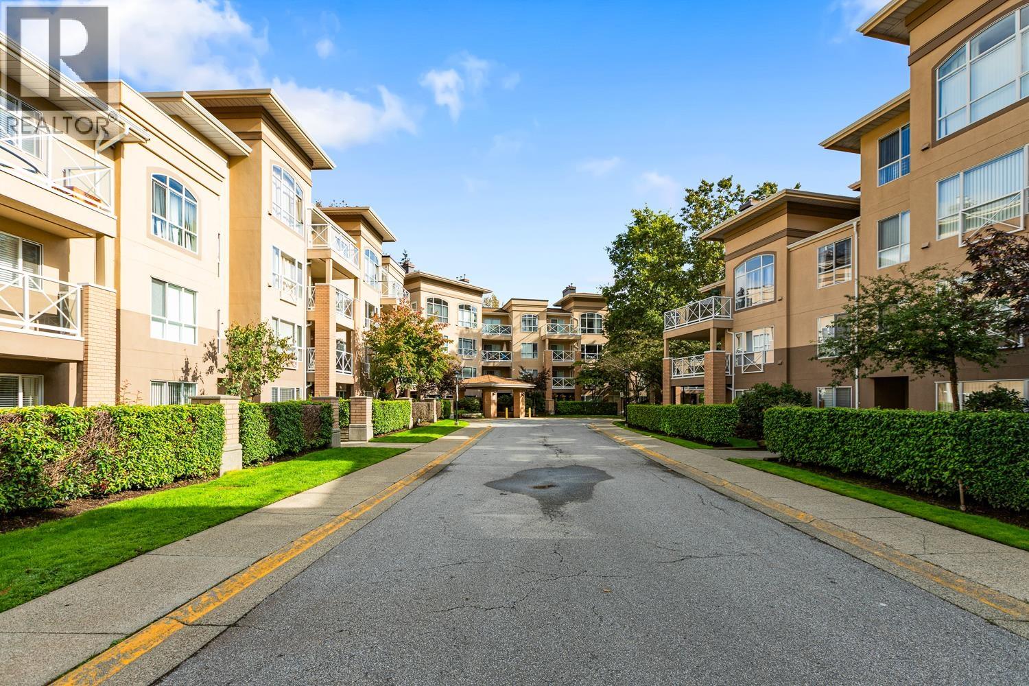 227 2551 PARKVIEW LANE