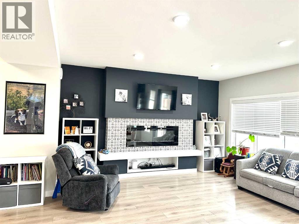 1366 Pacific Circle W