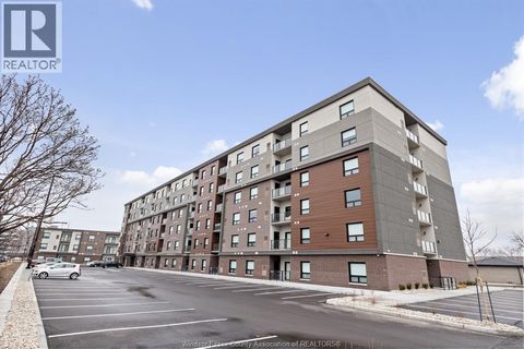 11870 TECUMSEH ROAD East Unit# 604 Tecumseh ON N8N0J5