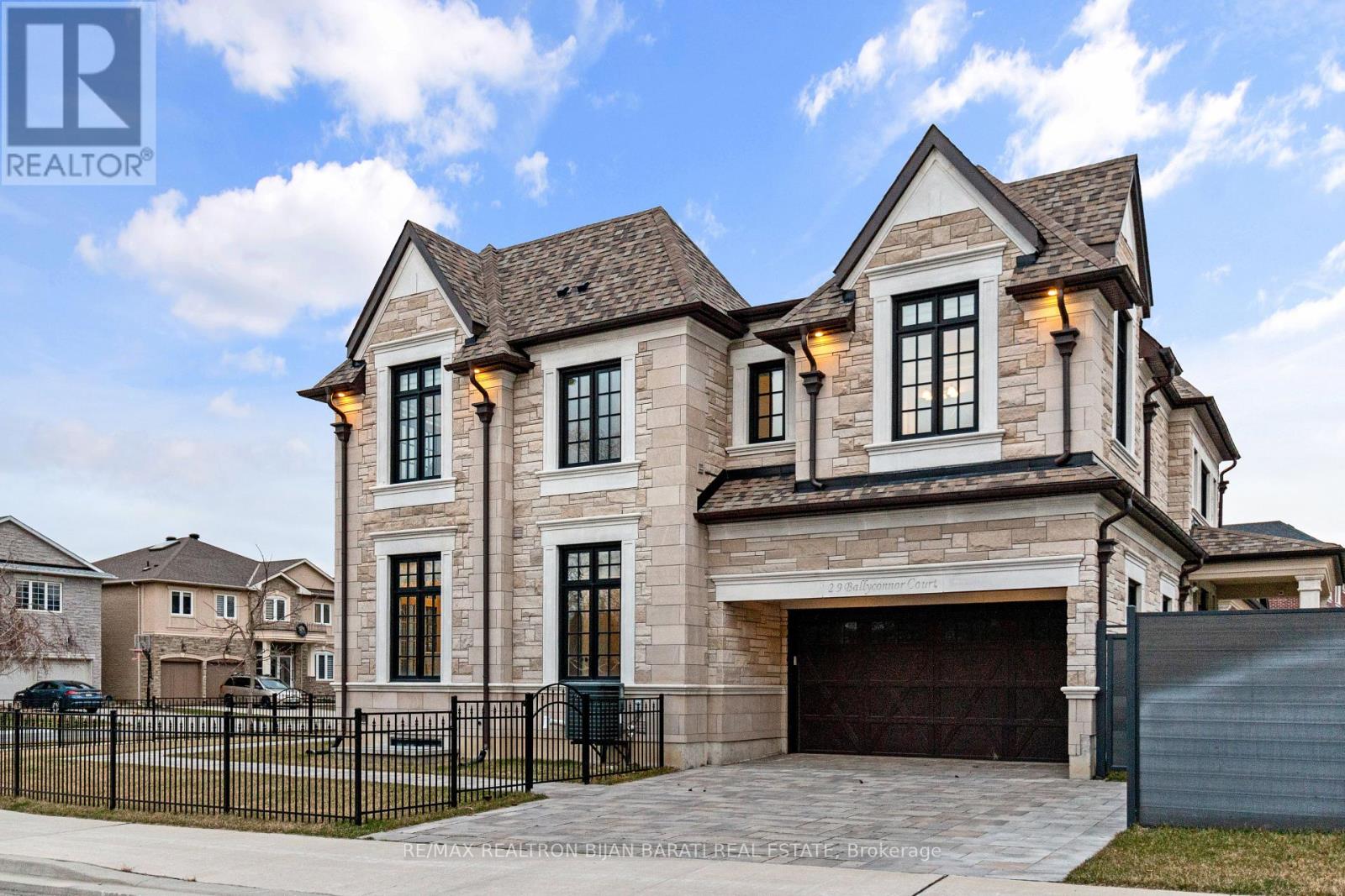 29 BALLYCONNOR COURT